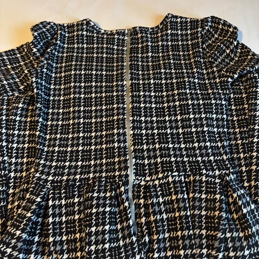 LuLaRoe Amelia Black and White Houndstooth Dress S - Picture 6 of 7